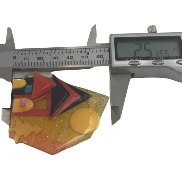 Lucinda House Pin Brooch, M69 - Picture 4 of 5